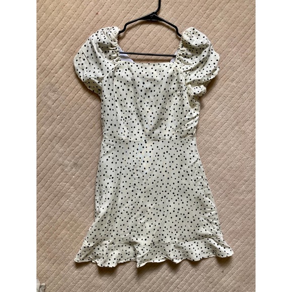 LOFT Dresses & Skirts - LOFT Petite Dotted Open Back bow Dress 0P